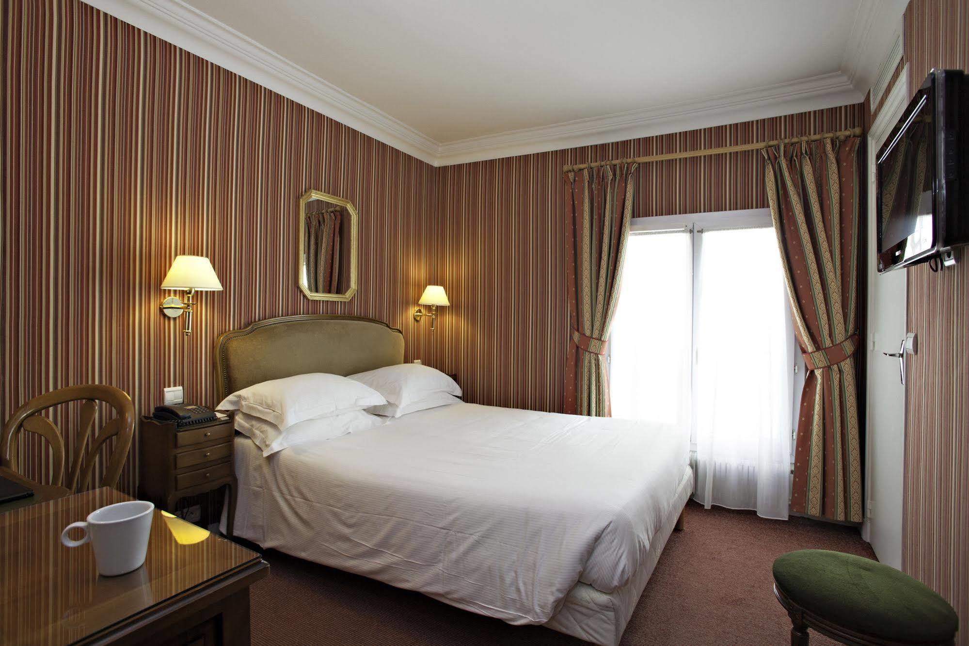 โรงแรมดุก เดอ บูร์กอญ ปารีส ภายนอก รูปภาพ
